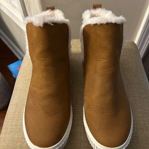 Timberland Cozy Tan Fur-Lined Winter Boots